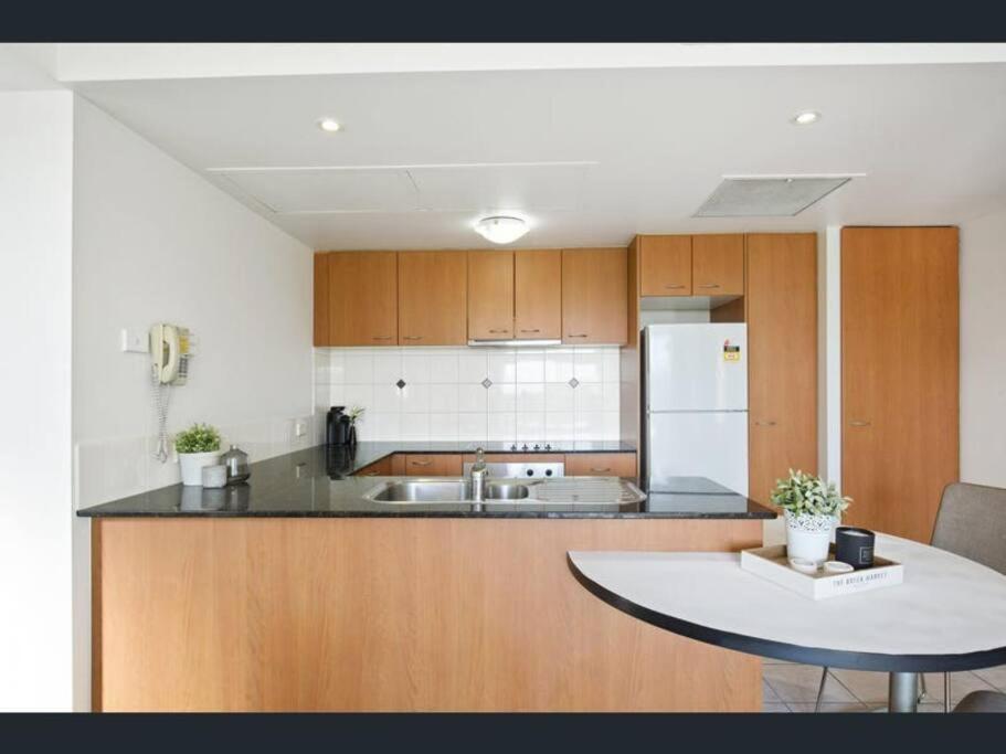 Apartment 2 Bedroom Palazzo Colonnades Gold Coast
